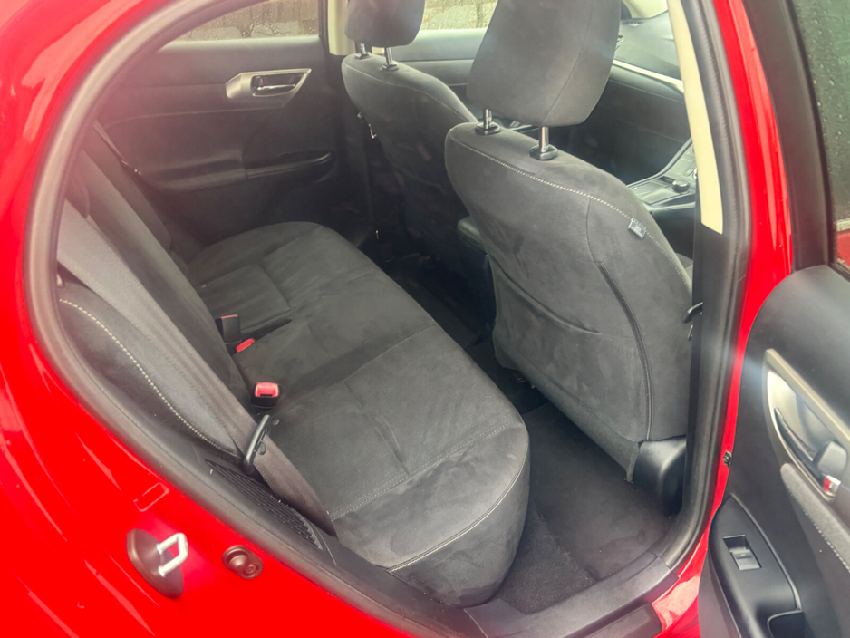 2015 Lexus CT 200 h - image 9