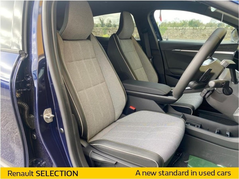 2023 Renault Megane - image 23