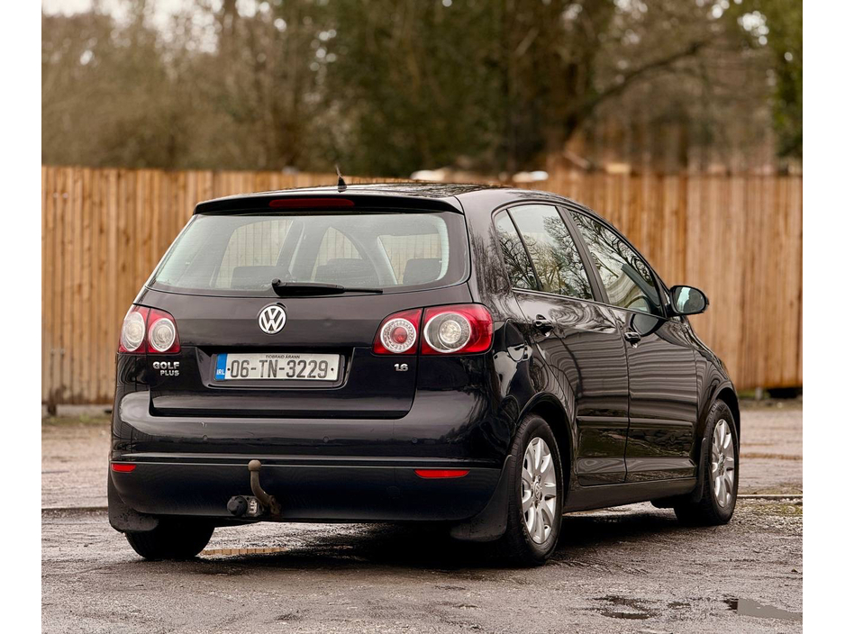 2006 Volkswagen Golf - image 9