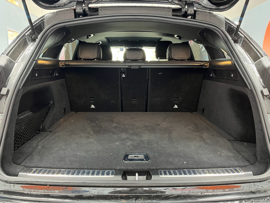 2020 Mercedes-Benz EQC - image 7