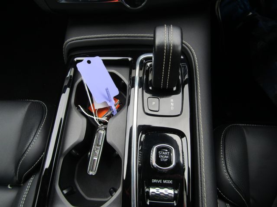 2021 Volvo S90 - image 37