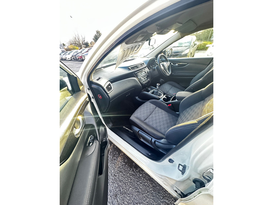 2015 Nissan Qashqai 1.5 DSL SV 4DR €8,950