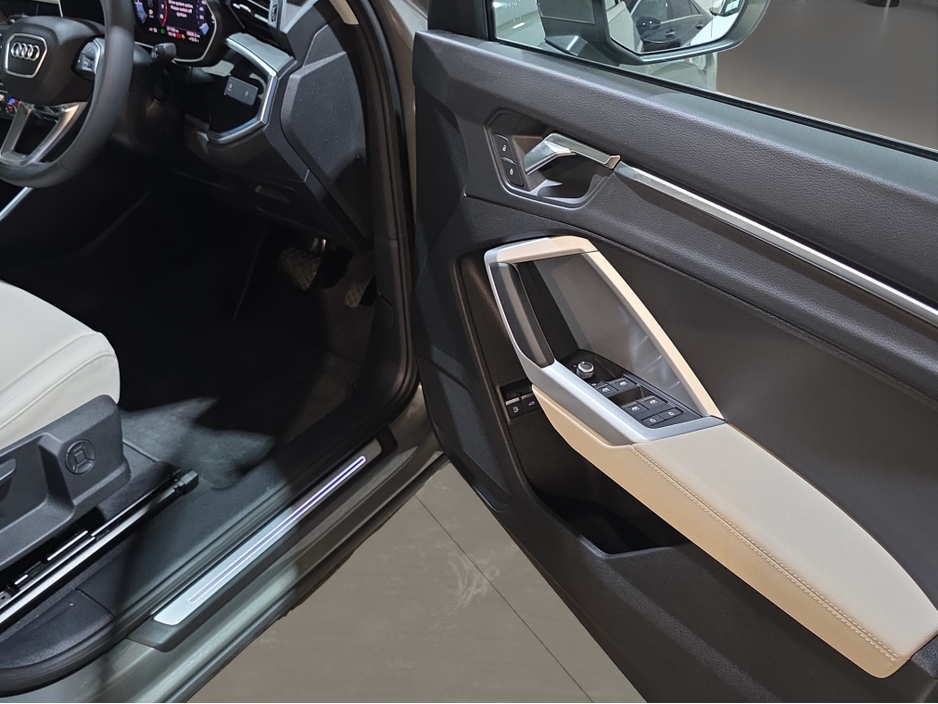 2023 Audi Q3 - image 23