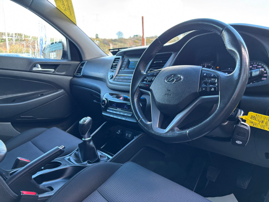 2016 Hyundai Tucson - image 5