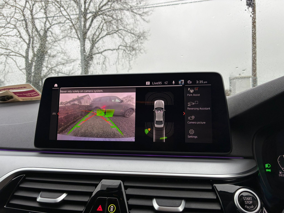 2021 BMW 5 Series - image 7