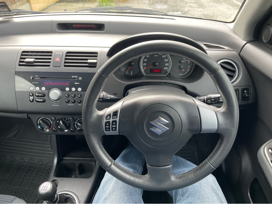 2008 Suzuki Swift - image 9