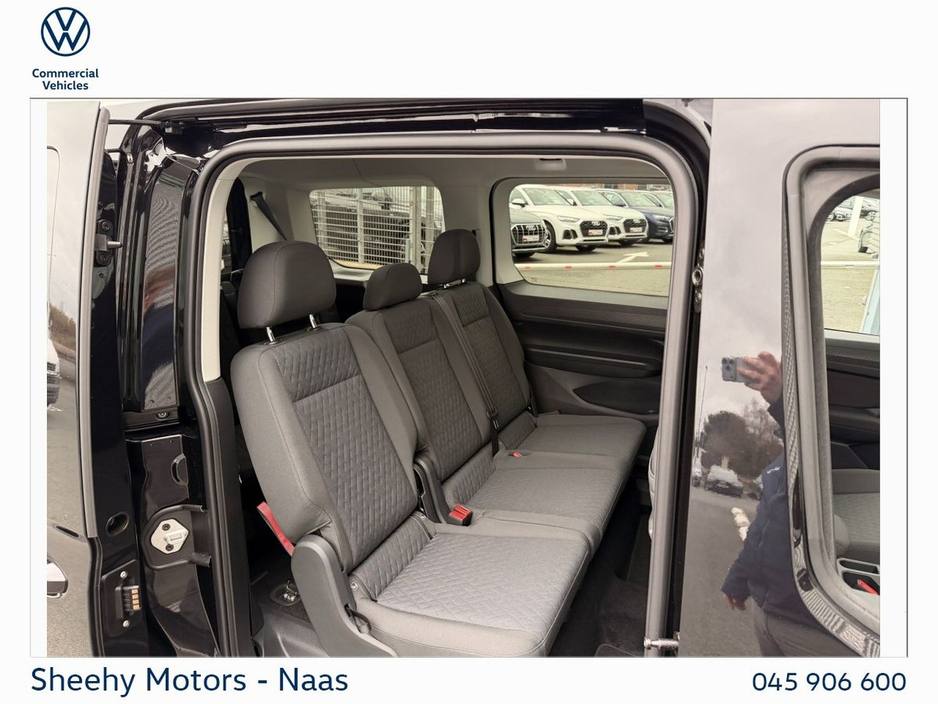 2026 Volkswagen Caddy Maxi Life - image 8