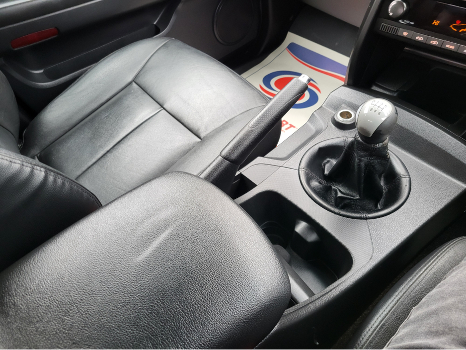 2015 Ssangyong Korando - image 26