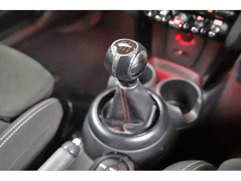 2018 MINI Hatch - image 21