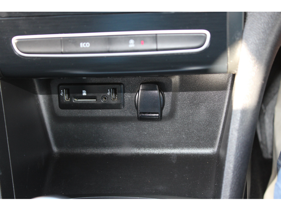 2018 Renault Megane - image 17