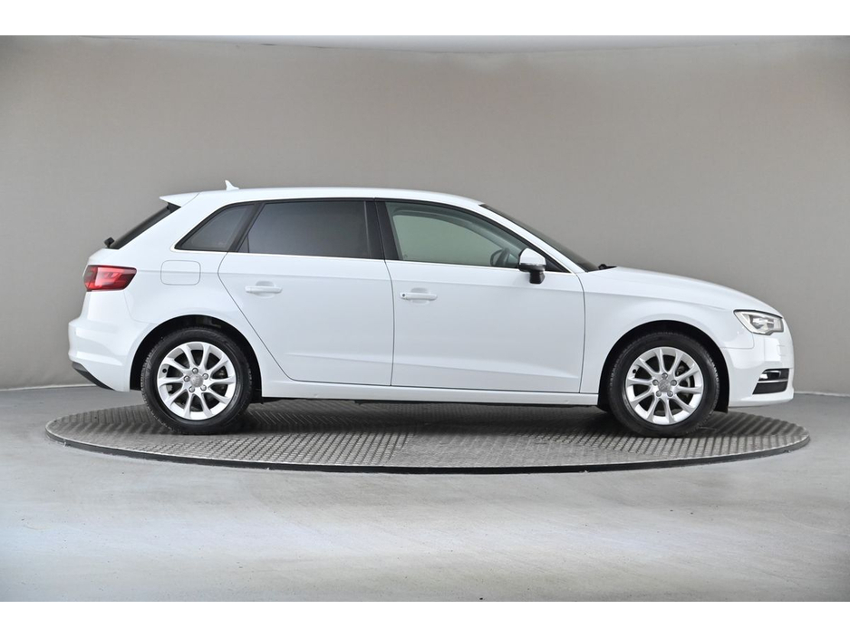 2016 Audi A3 - image 11