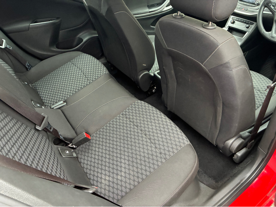 2019 Opel Astra - image 7