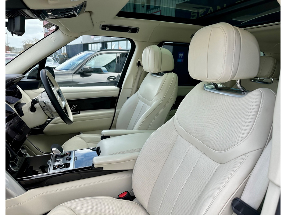 2023 Land Rover Range Rover Sport - image 9