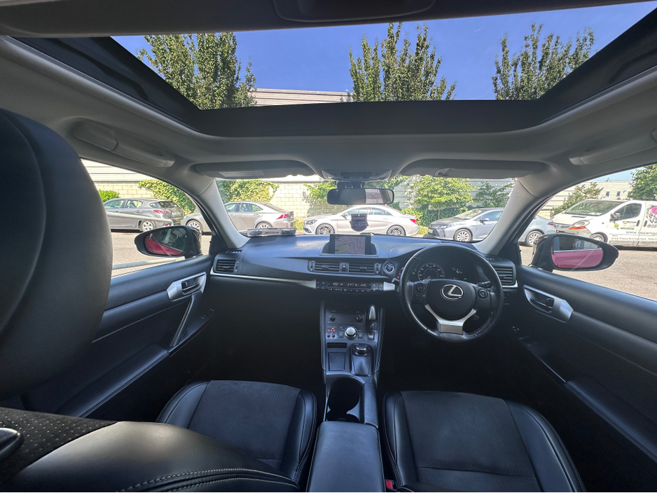 2016 Lexus CT 200 h - image 10