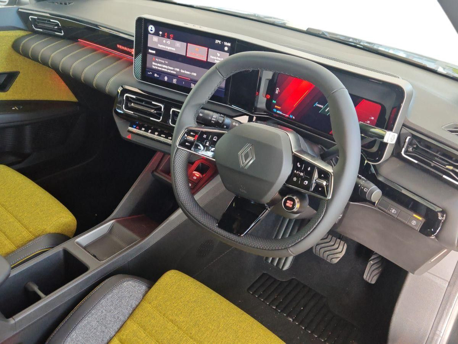 2026 Renault 5 - image 6