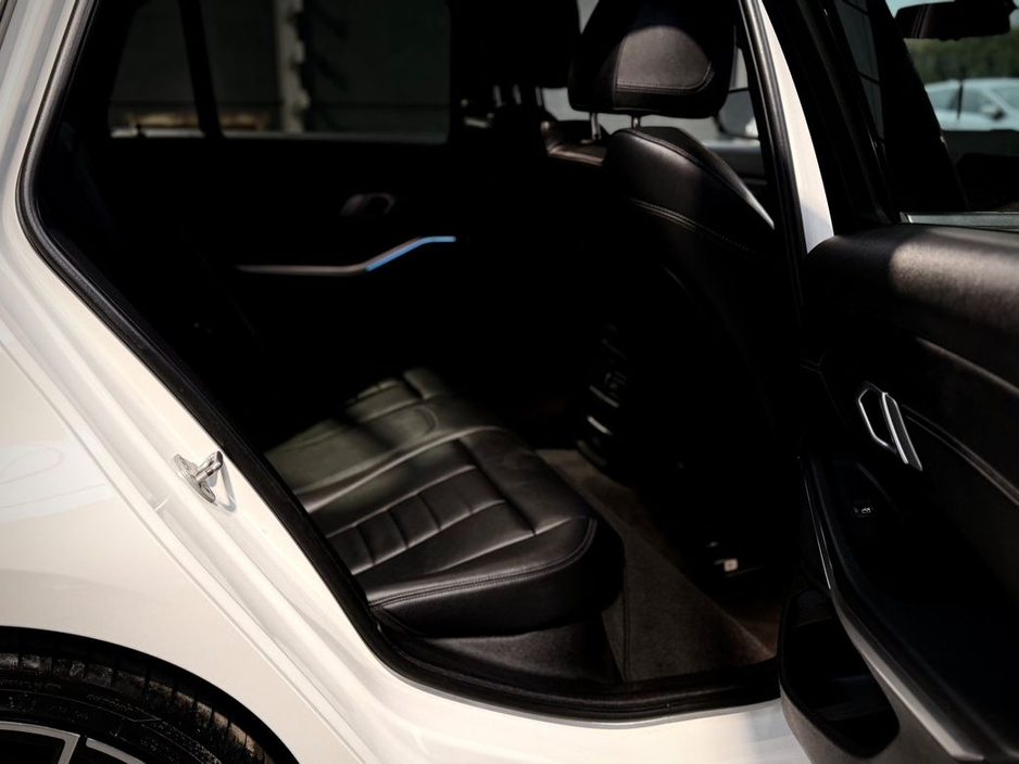 2021 BMW 3 Series 330E M-SPORT // 12 MONTH WARRANTY // SAME DAY FINANCE // FULLY KITTED €25,950