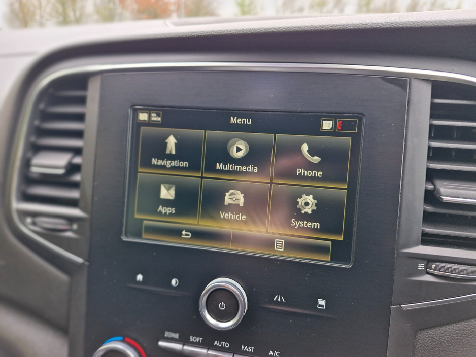 2019 Renault Megane - image 20