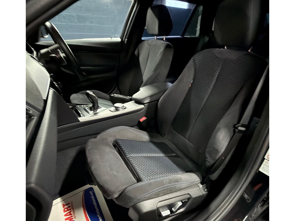 2017 BMW 3 Series - image 32