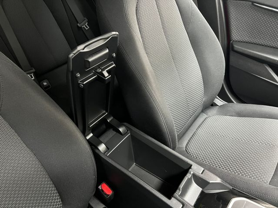 2020 BMW 1 Series - image 44