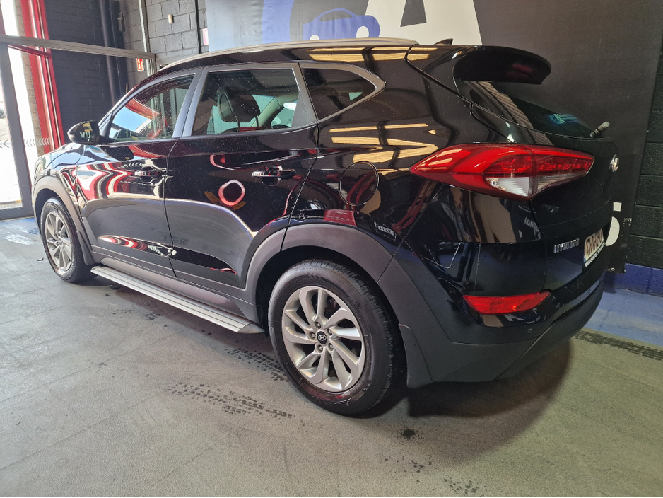 2017 Hyundai Tucson - image 6