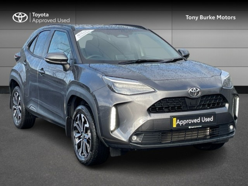 2025 Toyota Yaris Cross - SPECIAL OFFER UNIT - Save EUR 5,300 - LunaSport Monotone - 1.5 Hybrid - Automatic - EUR 180 // Remote Central Locking // Front Electric Windows // Rear Electric Windows // Electric Mirrors // Finger €31,855