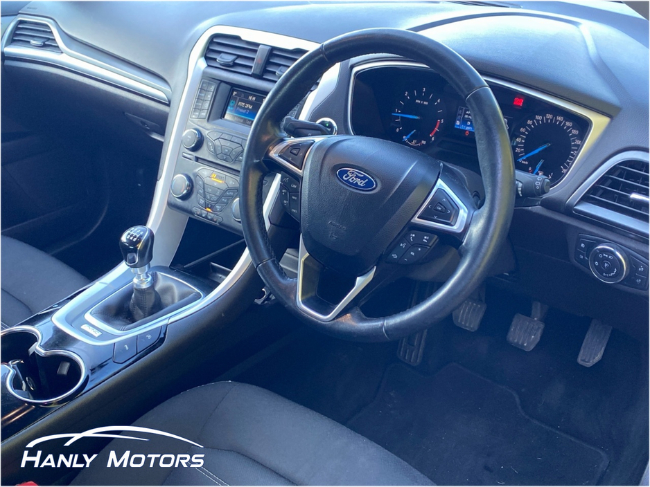 2017 Ford Mondeo - image 13