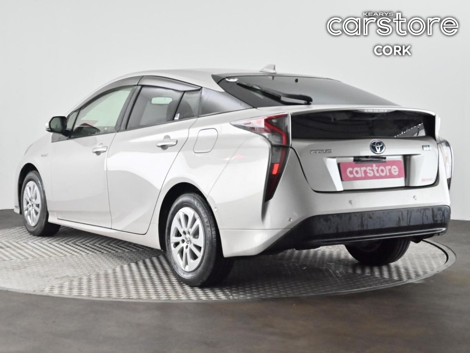 2017 Toyota Prius - image 3