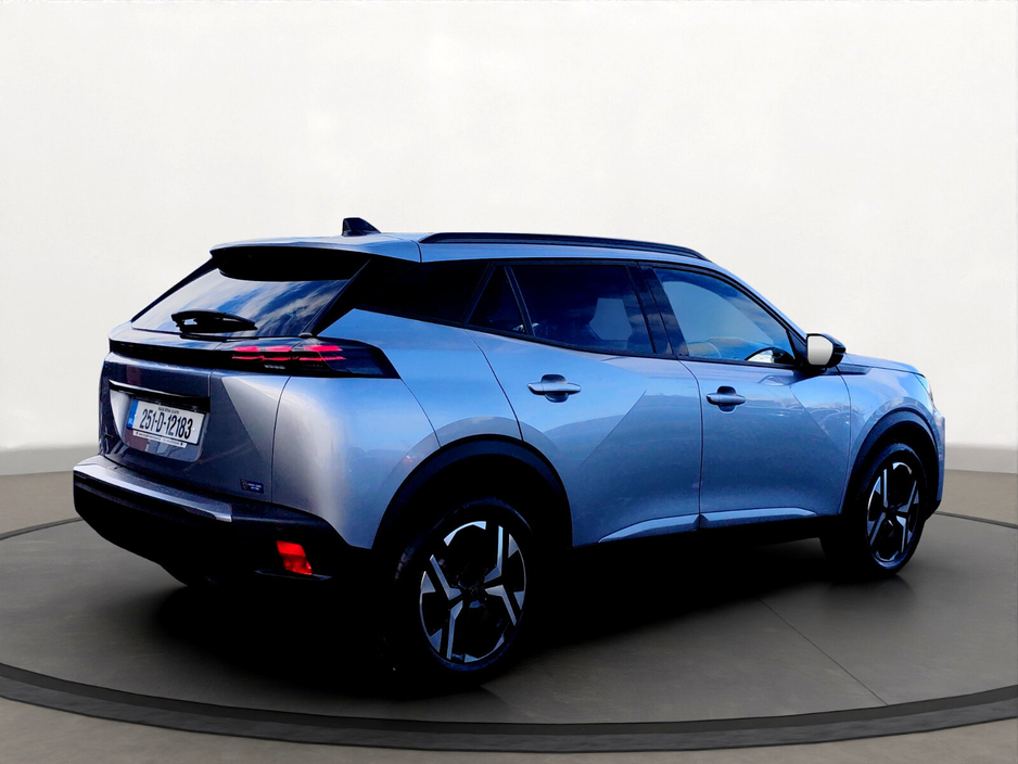 2025 Peugeot 2008 - image 3
