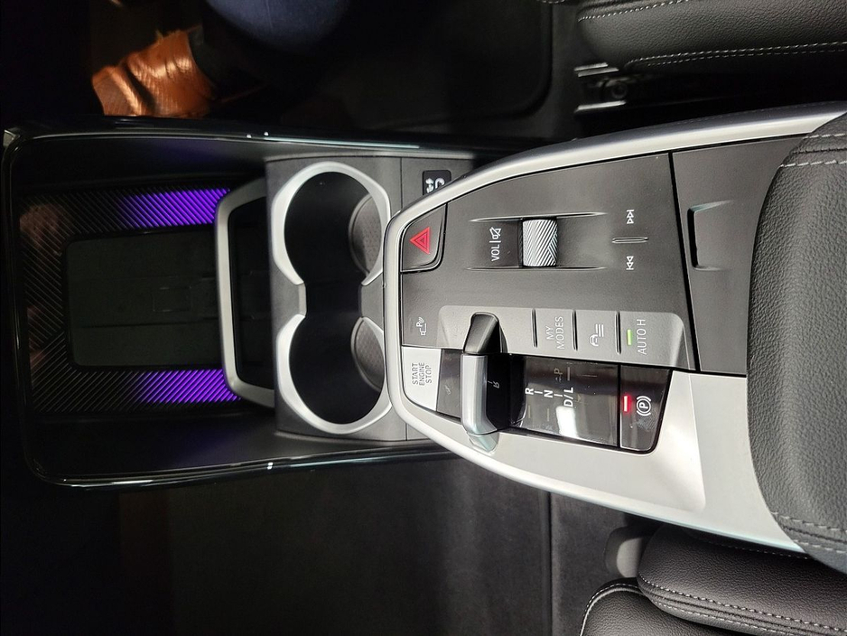 2023 BMW X1 - image 10