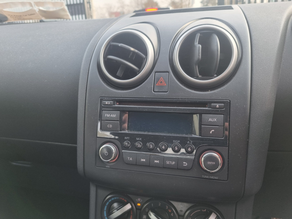 2013 Nissan Qashqai - image 5