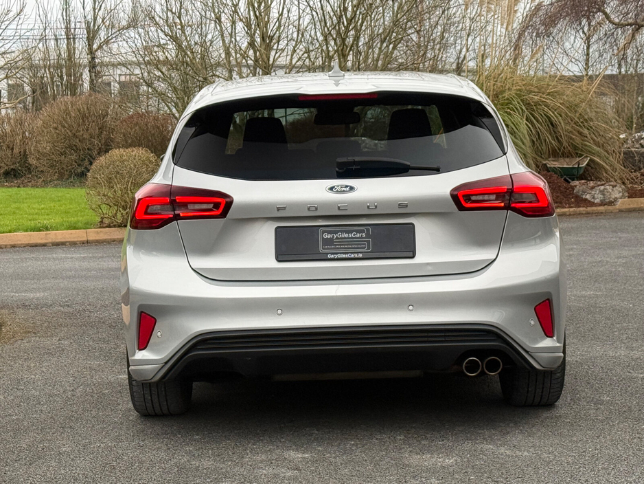 2022 Ford Focus - image 6
