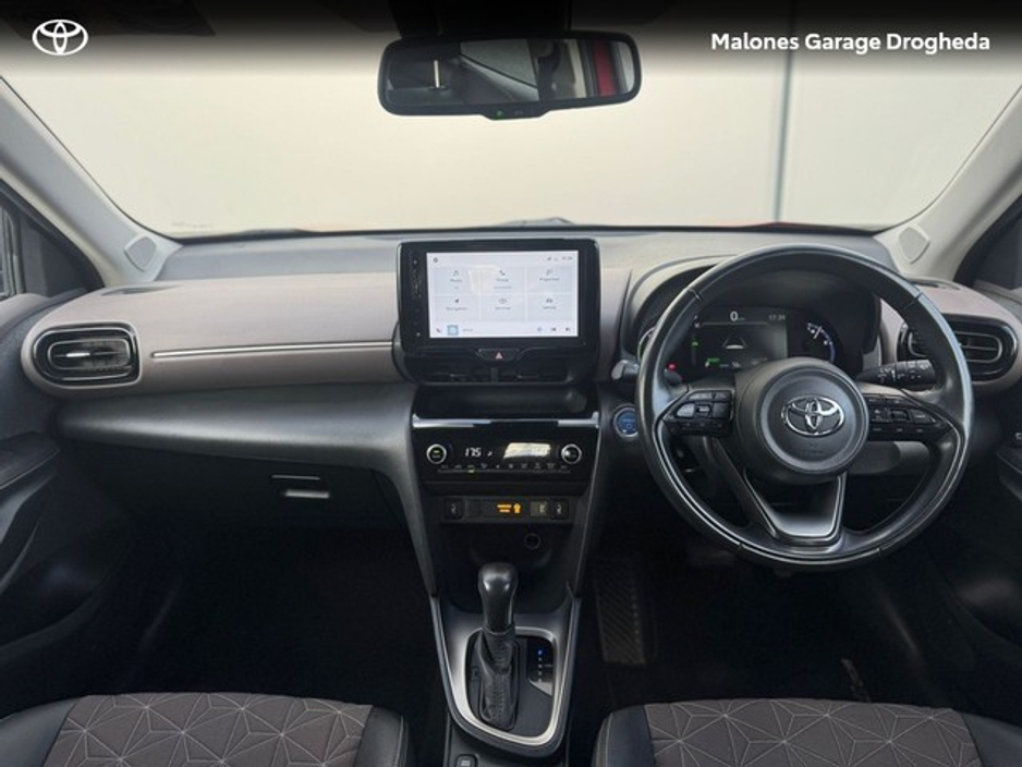 2024 Toyota Yaris Cross - image 9