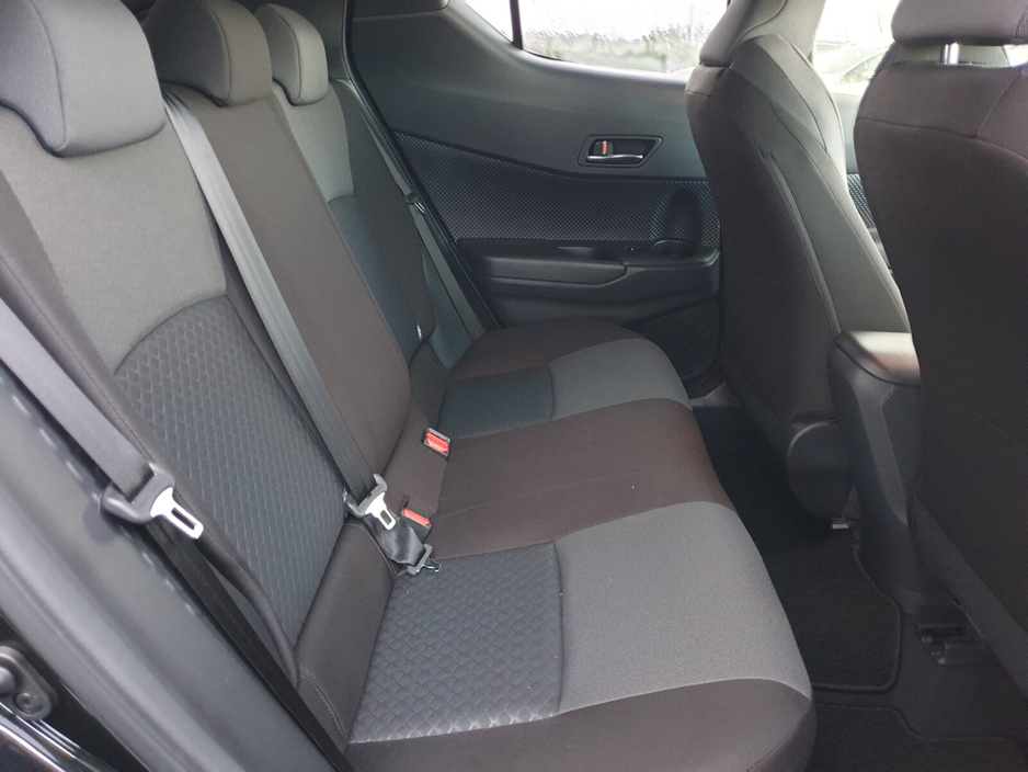 2020 Toyota C-HR - image 10