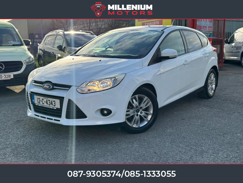 2012 Ford Focus - image 4