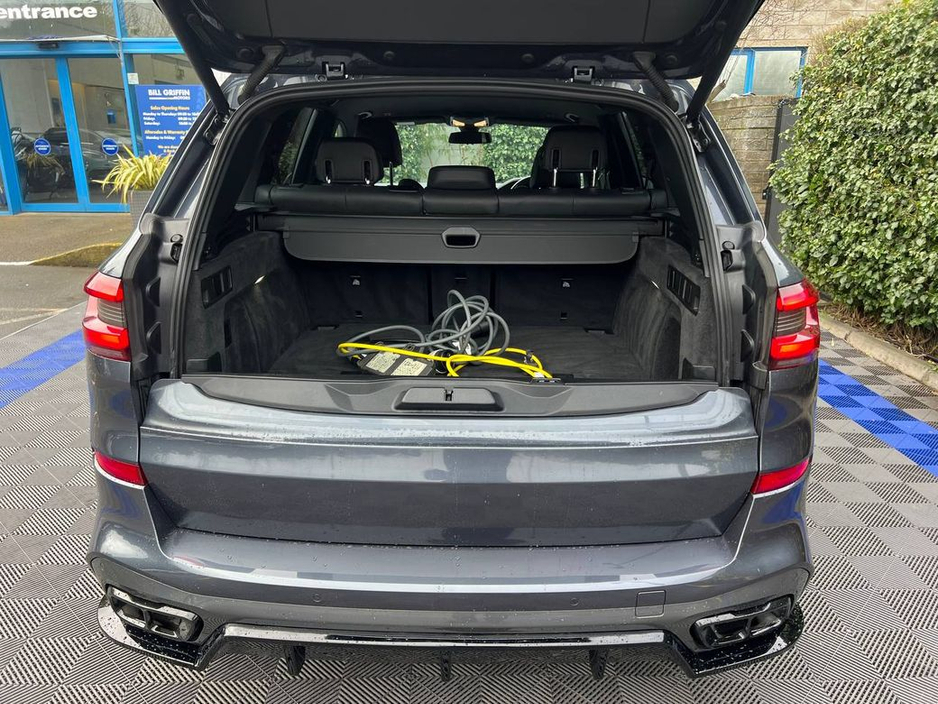 2021 BMW X5 M-SPORT COMPETITION XDRIVE45e 3.0 HYBRID // LEATHER HEATED SEATS // APPLE CARPLAY/ANDROID AUTO // ADJUSTABLE AIR SUSPENSION €49,900