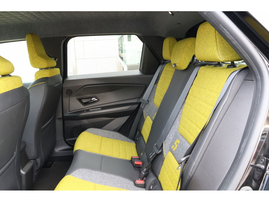 2025 Renault 5 - image 18