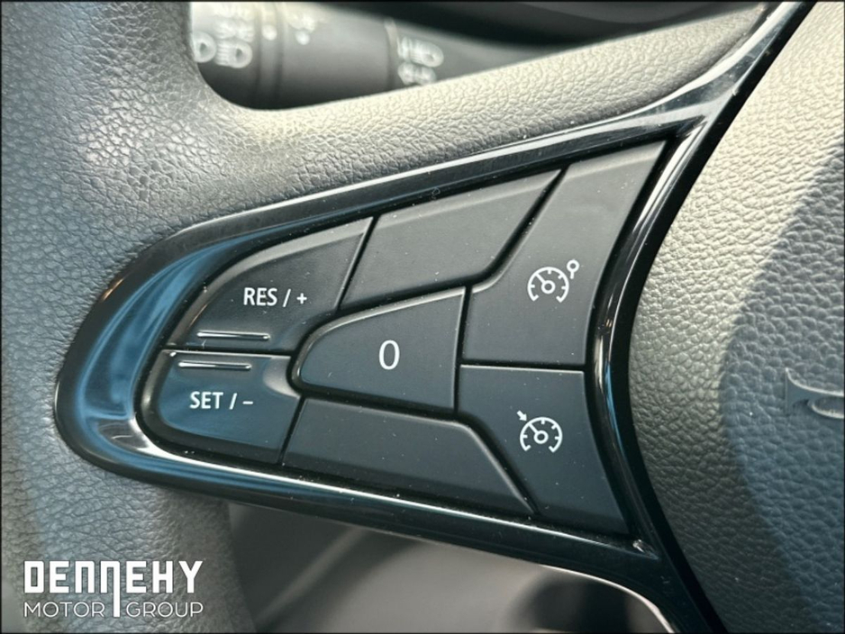 2022 Renault Trafic - image 19