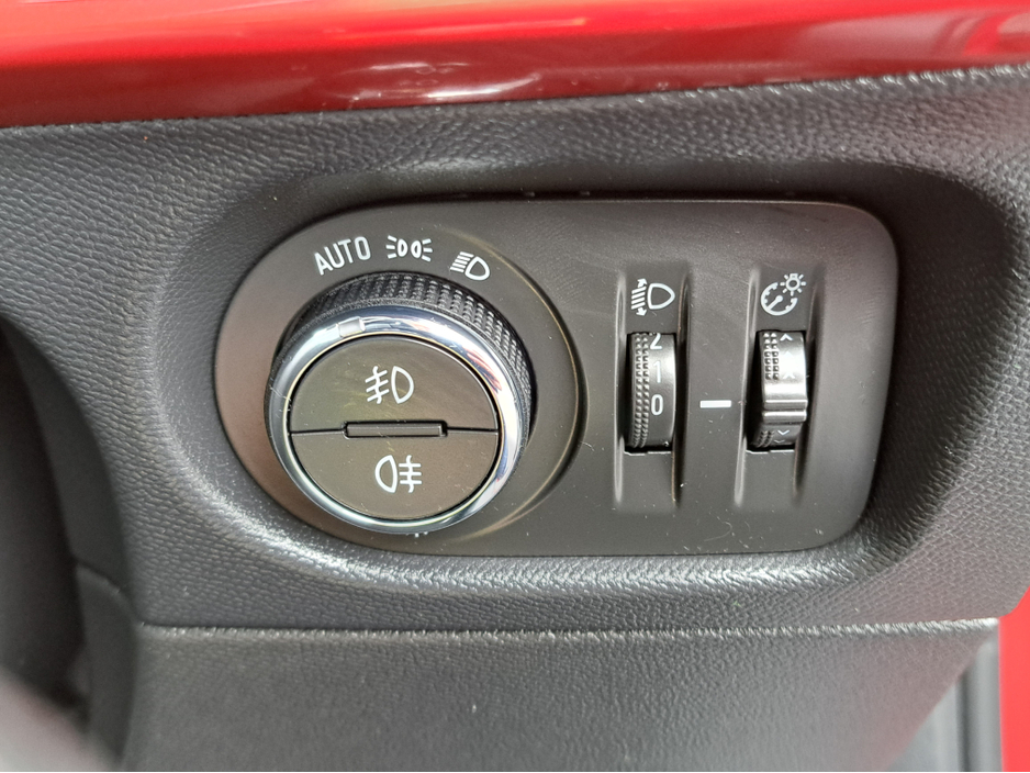 2022 Opel Mokka - image 32