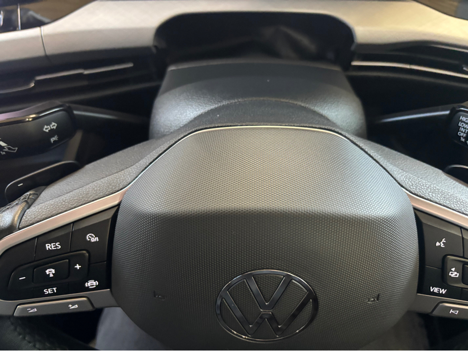 2023 Volkswagen Golf - image 14