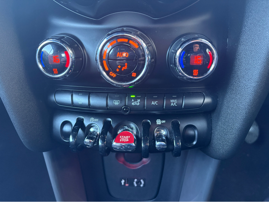 2016 MINI Convertible 1.5 COOPER €14,950