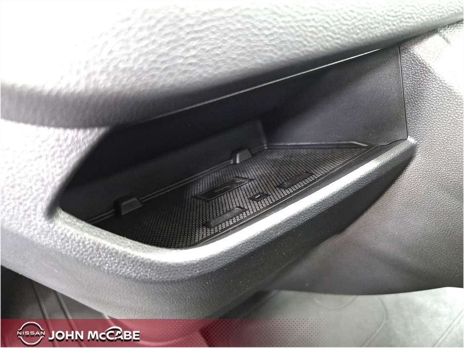 2025 Nissan Primastar - image 37