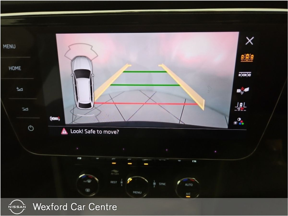 2021 Skoda Superb - image 14