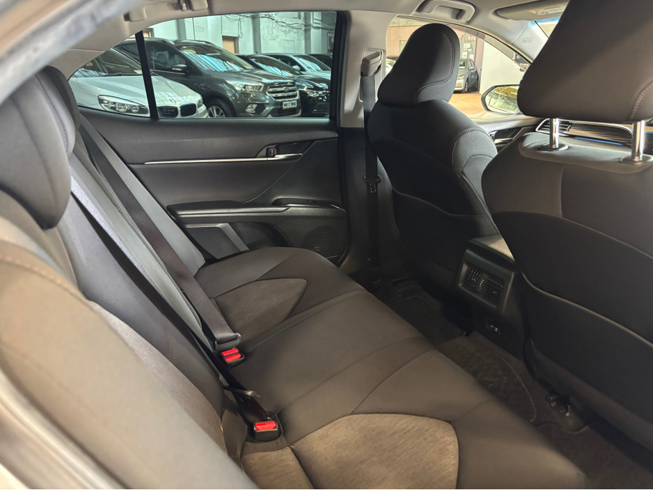 2020 Toyota Camry - image 8