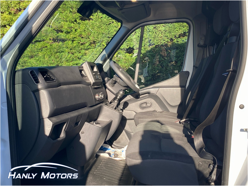 2021 Renault Master - image 14