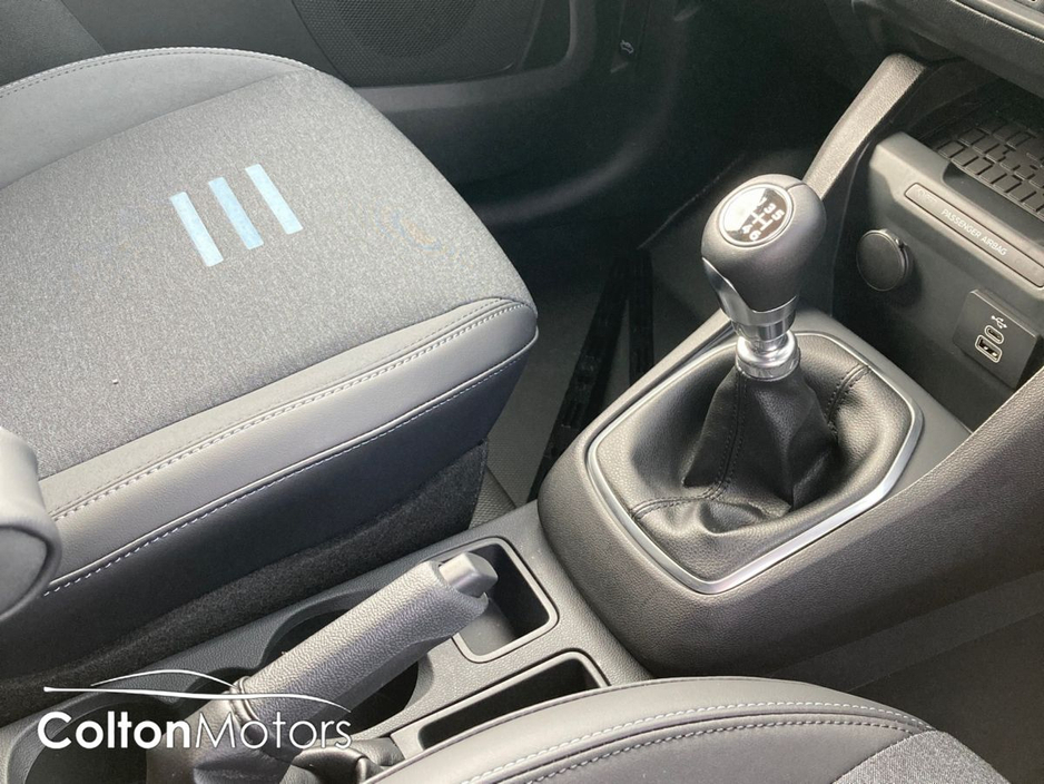 2026 Ford Transit Courier - image 24