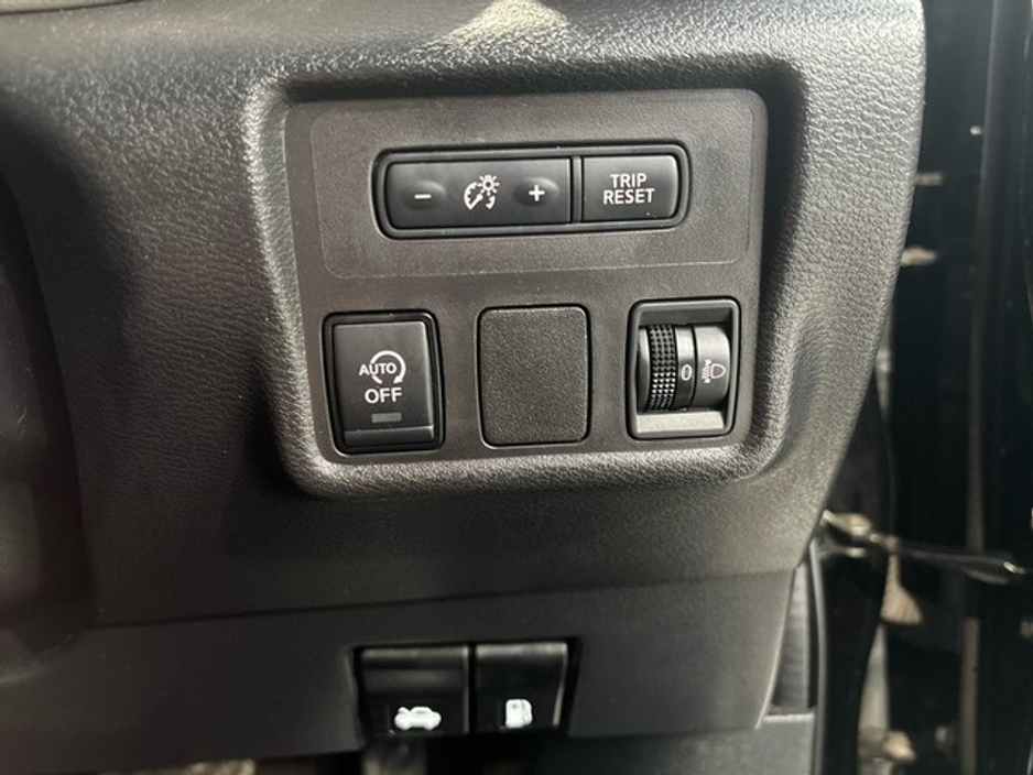 2022 Nissan Micra - image 14