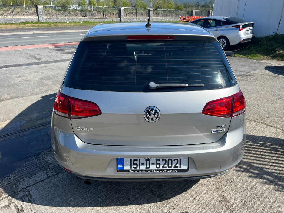 2015 Volkswagen Golf - image 6