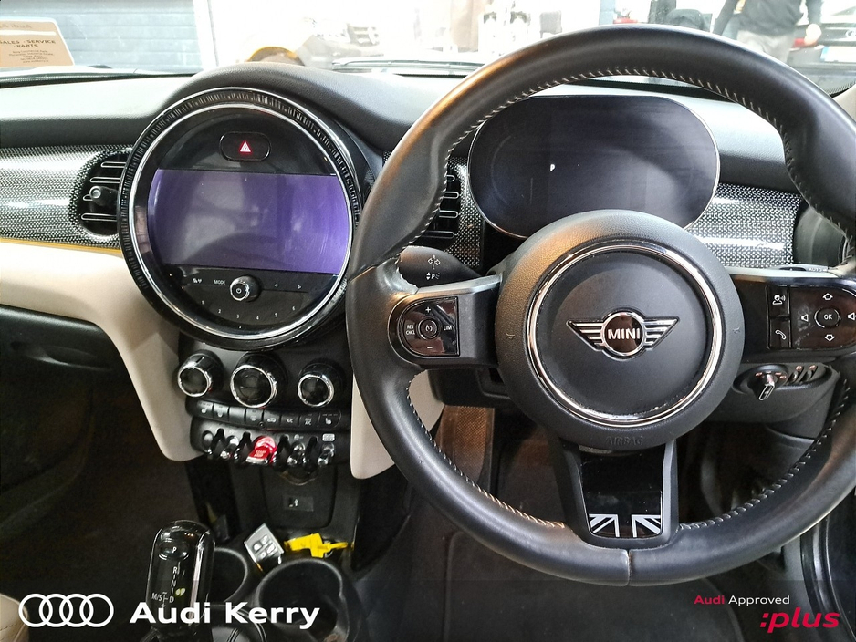 2022 MINI Cooper - image 22