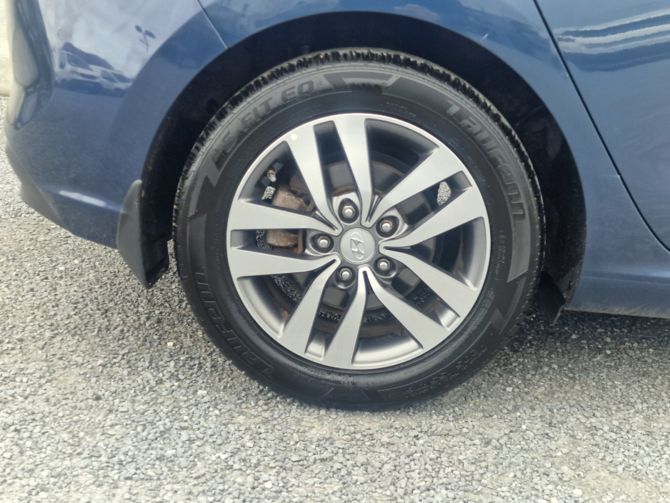 2017 Hyundai i30 - image 4