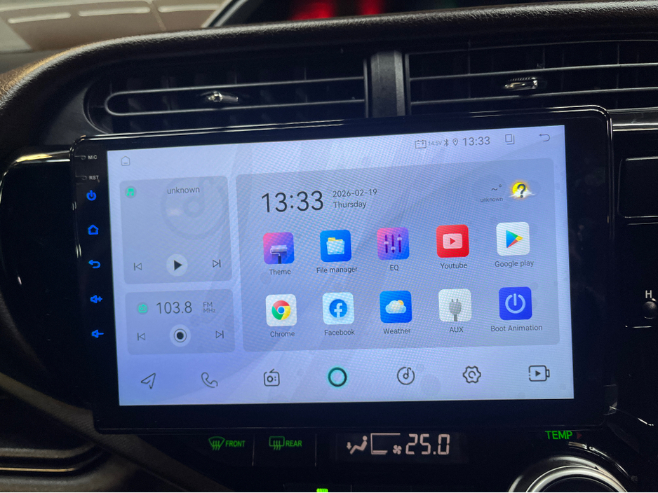 2014 Toyota Aqua 2014 Hybrid auto €8,495